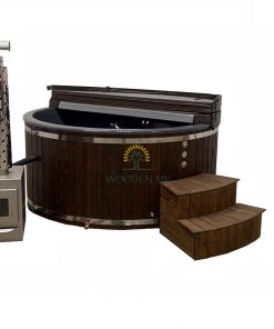Deluxe hot tub