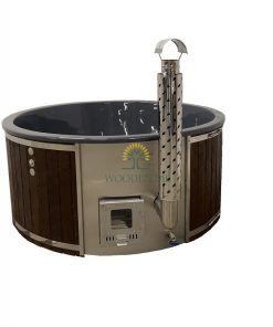 SPA hot tub with integrated heater